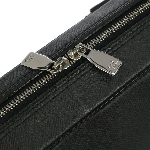 Louis Vuitton Black Taiga Neo Igor Briefcase Handbag - Picture 7 of 10